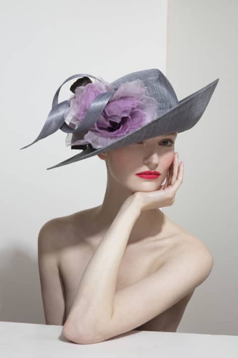 PHILIP TREACY, EL DISEÑADOR DE SOMBREROS MÁS SOLICITADO DEL MUNDO