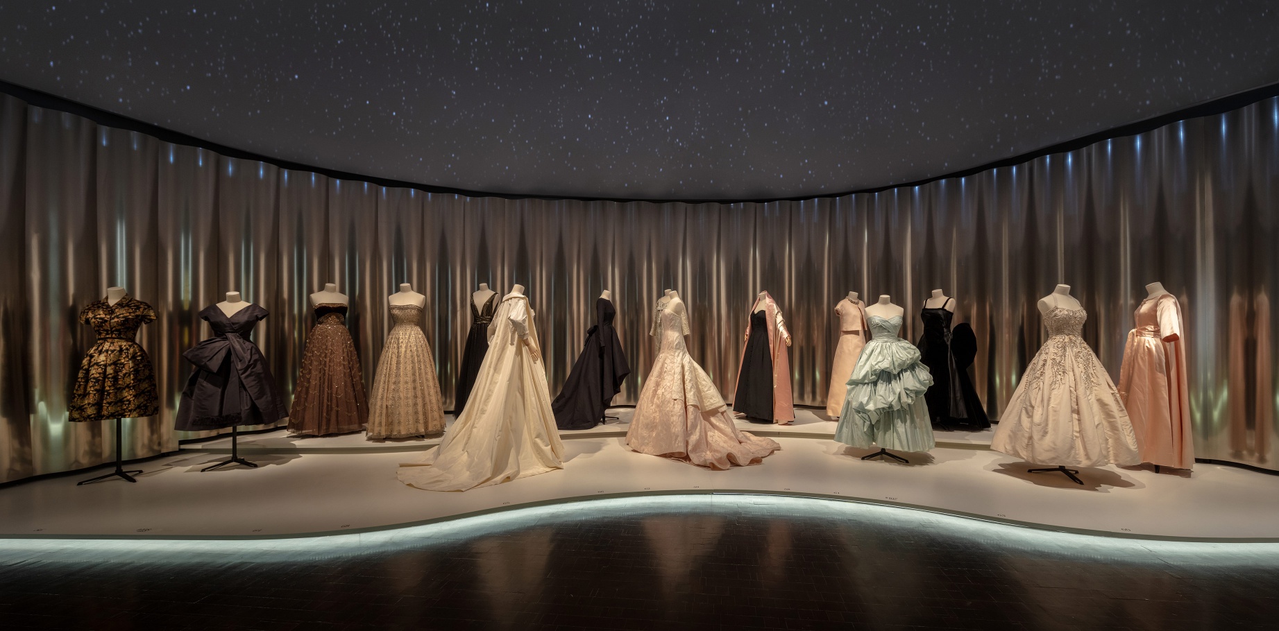 El Museo de Arte de Denver acoge la exposición de Dior - Photo ©James Florio