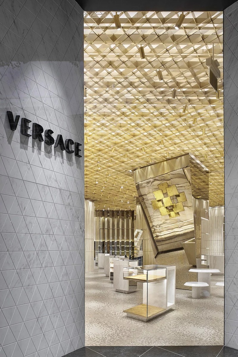 Versace’s Miami - The New Store Designed by Gwenael Nicolas versace’s miami Versace’s Miami – The New Store Designed by Gwenael Nicolas The New Versace s Miami Store Designed by Gwenael Nicolas 6