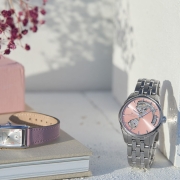 Hamilton Pink Luxury watch 2023